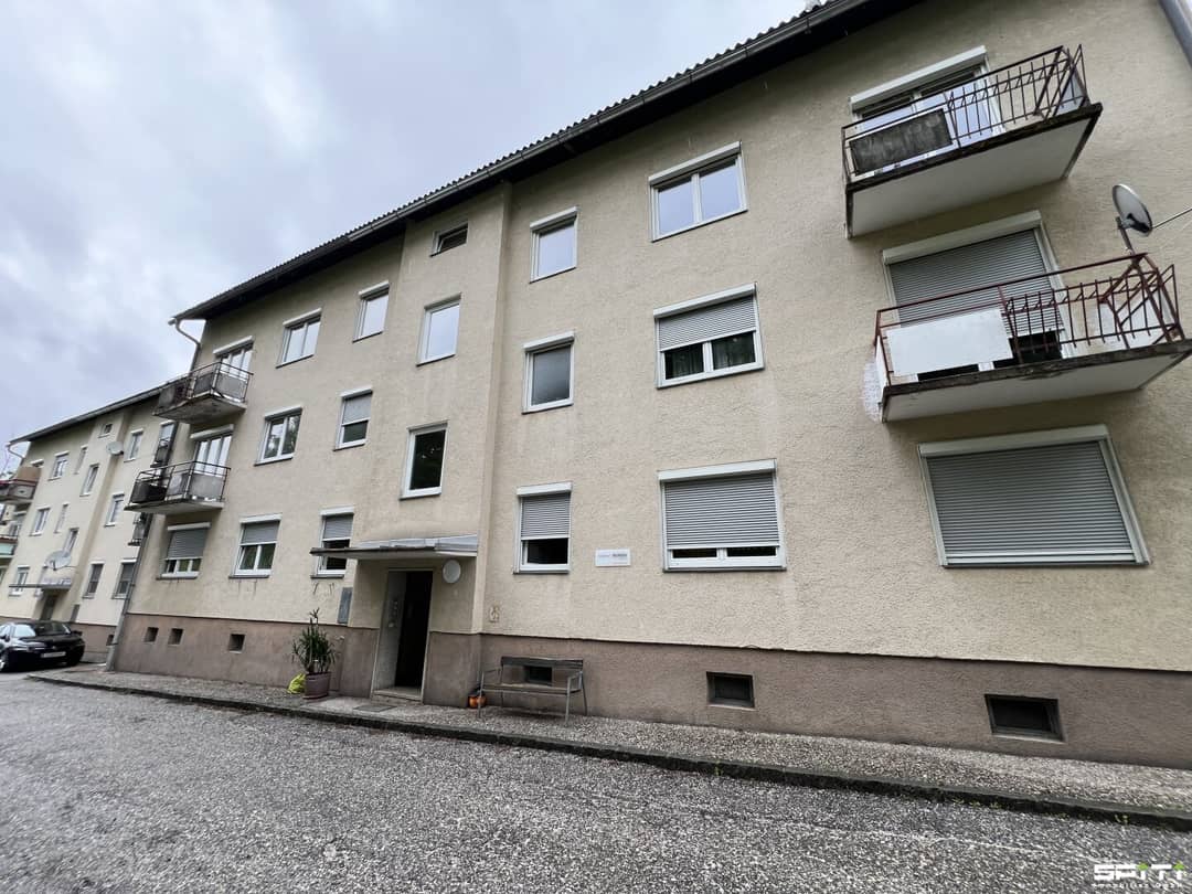Upper ground floor apartment with cellar compartment