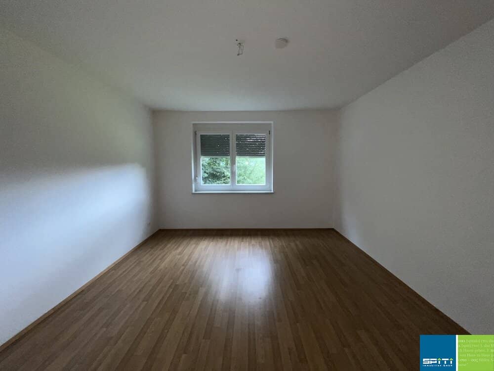 Upper ground floor apartment with cellar compartment