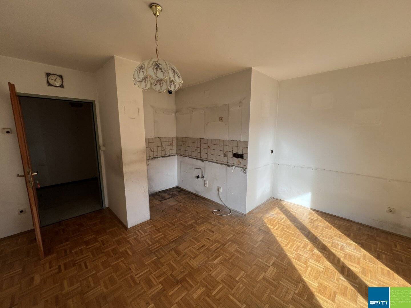 Ground floor apartment with balcony and storage room