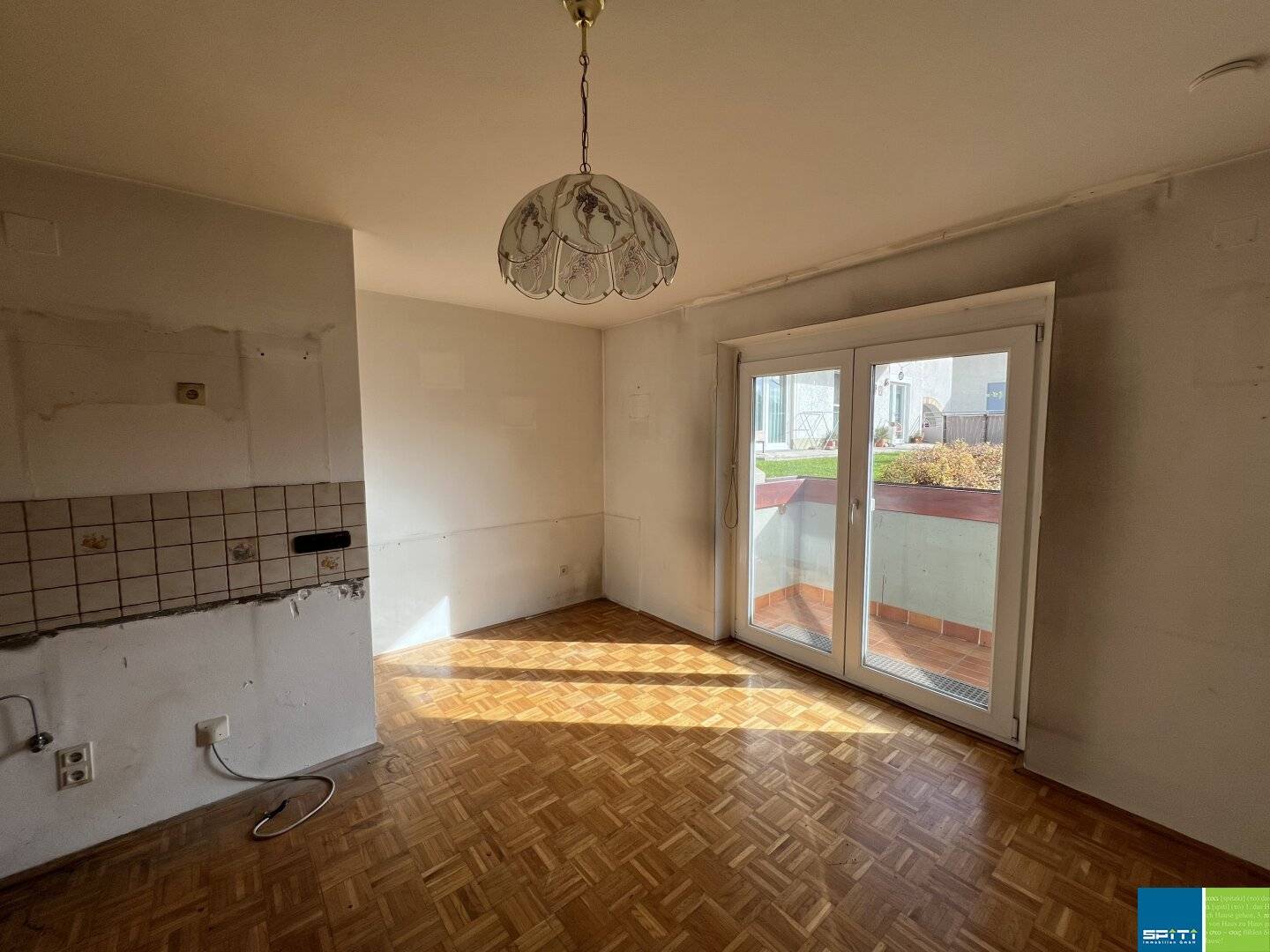 Ground floor apartment with balcony and storage room