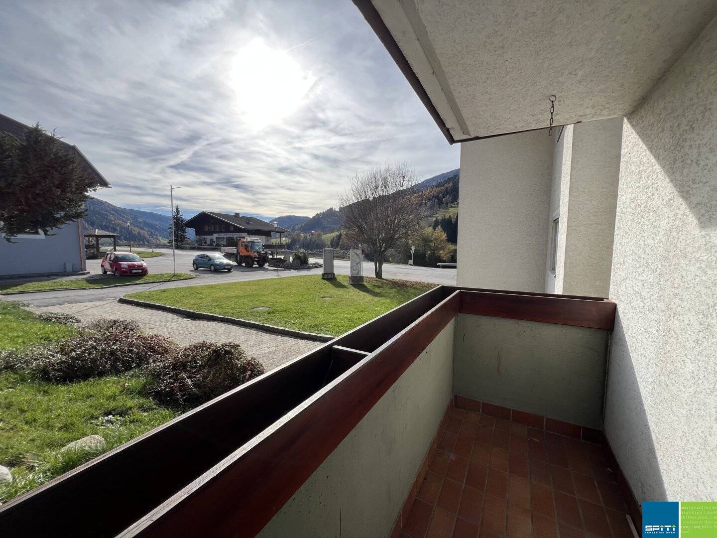 Ground floor apartment with balcony and storage room