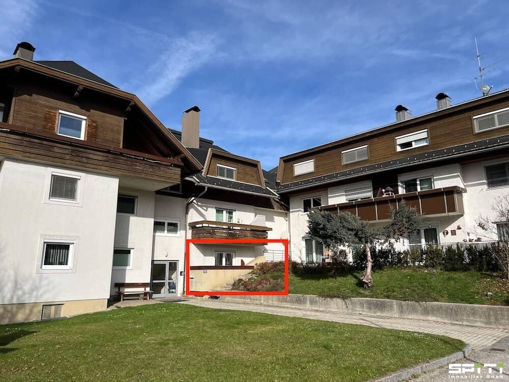 Erdgeschosswohnung mit Balkon und Abstellraum