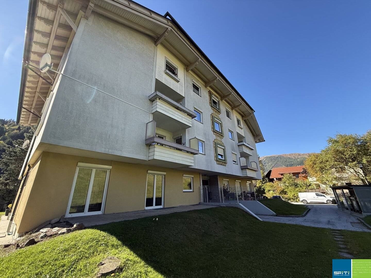 Ground floor apartment with terrace and cellar storage