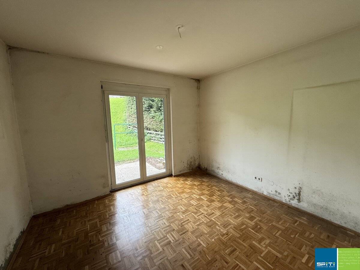 Ground floor apartment with terrace and cellar storage