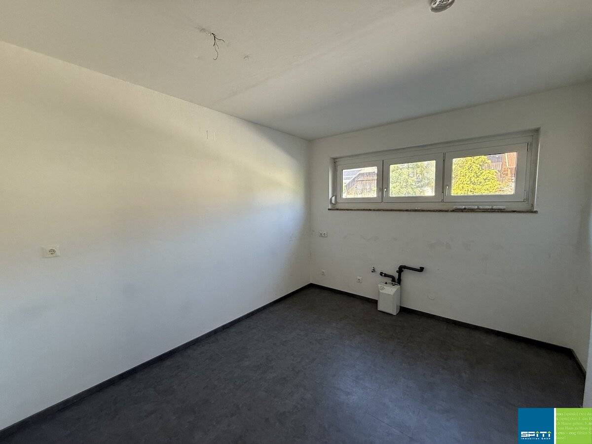 Ground floor apartment with terrace and parking