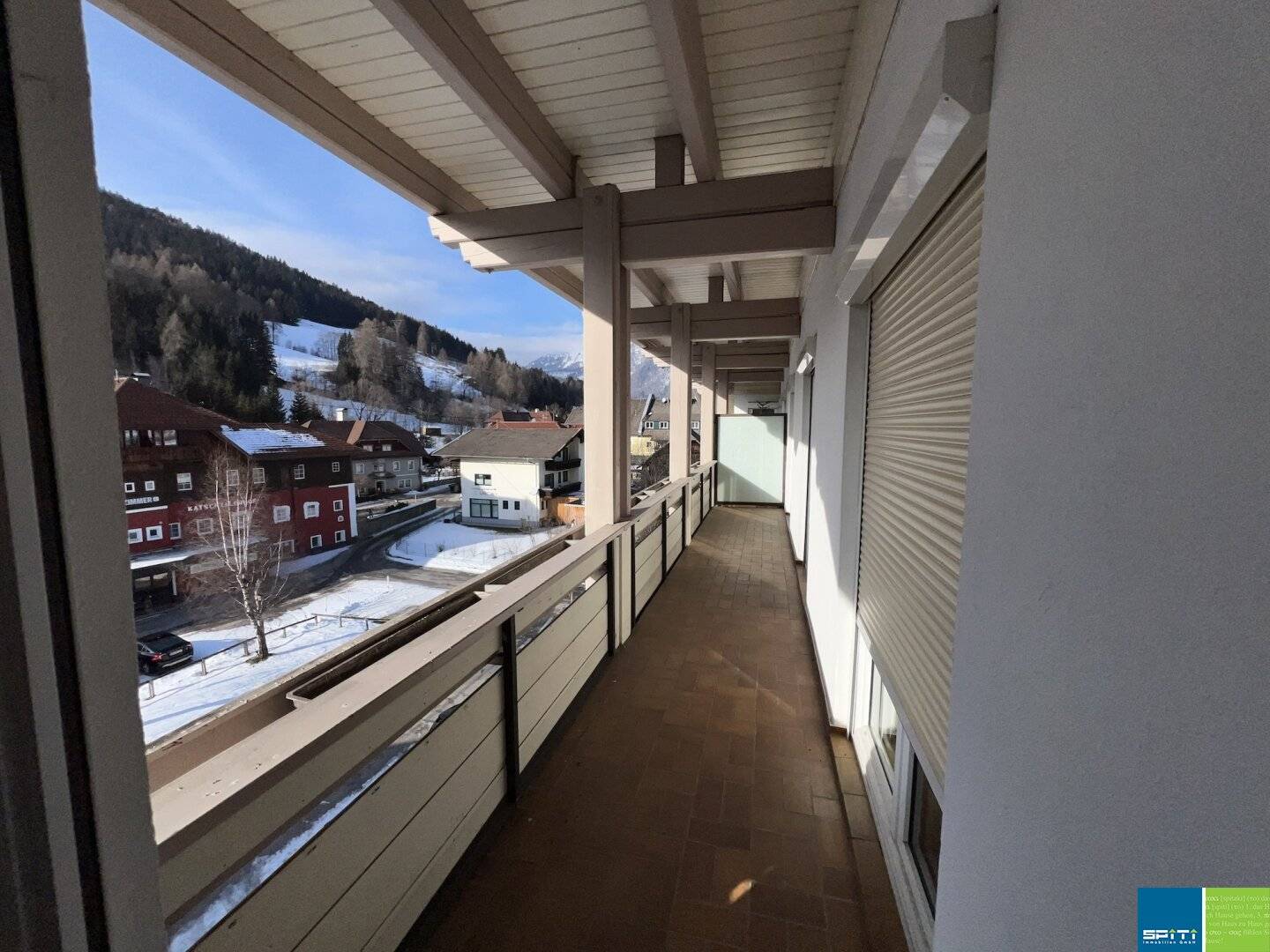 Four room apartment with loggia and cellar storage