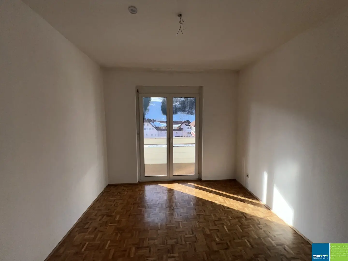 Vier Zimmer Wohnung mit Loggia und Kellerabteil