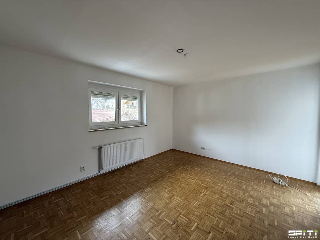 Helle 3 Zimmer Wohnung mit Loggia im 2. Obergeschoss