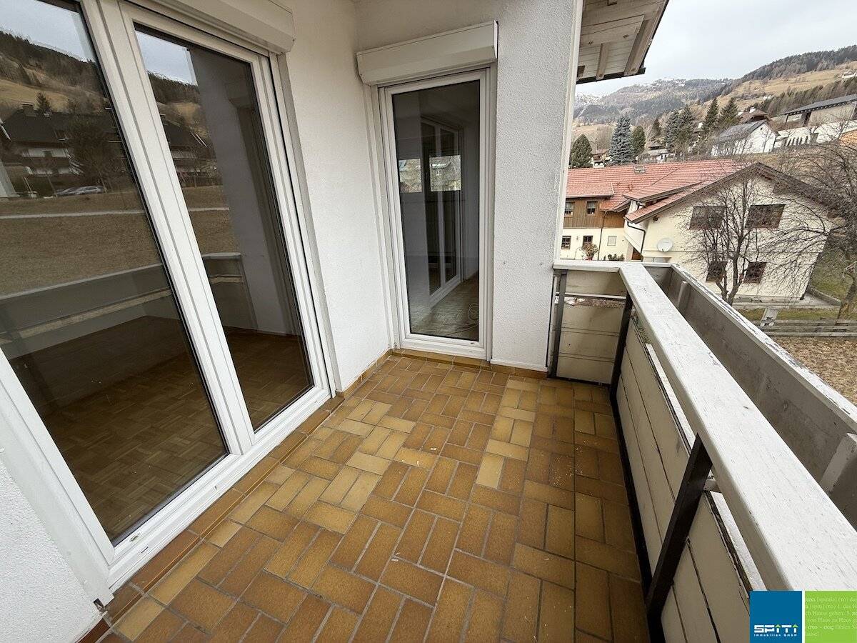 Bright 3 room apartment with loggia on the 2nd floor