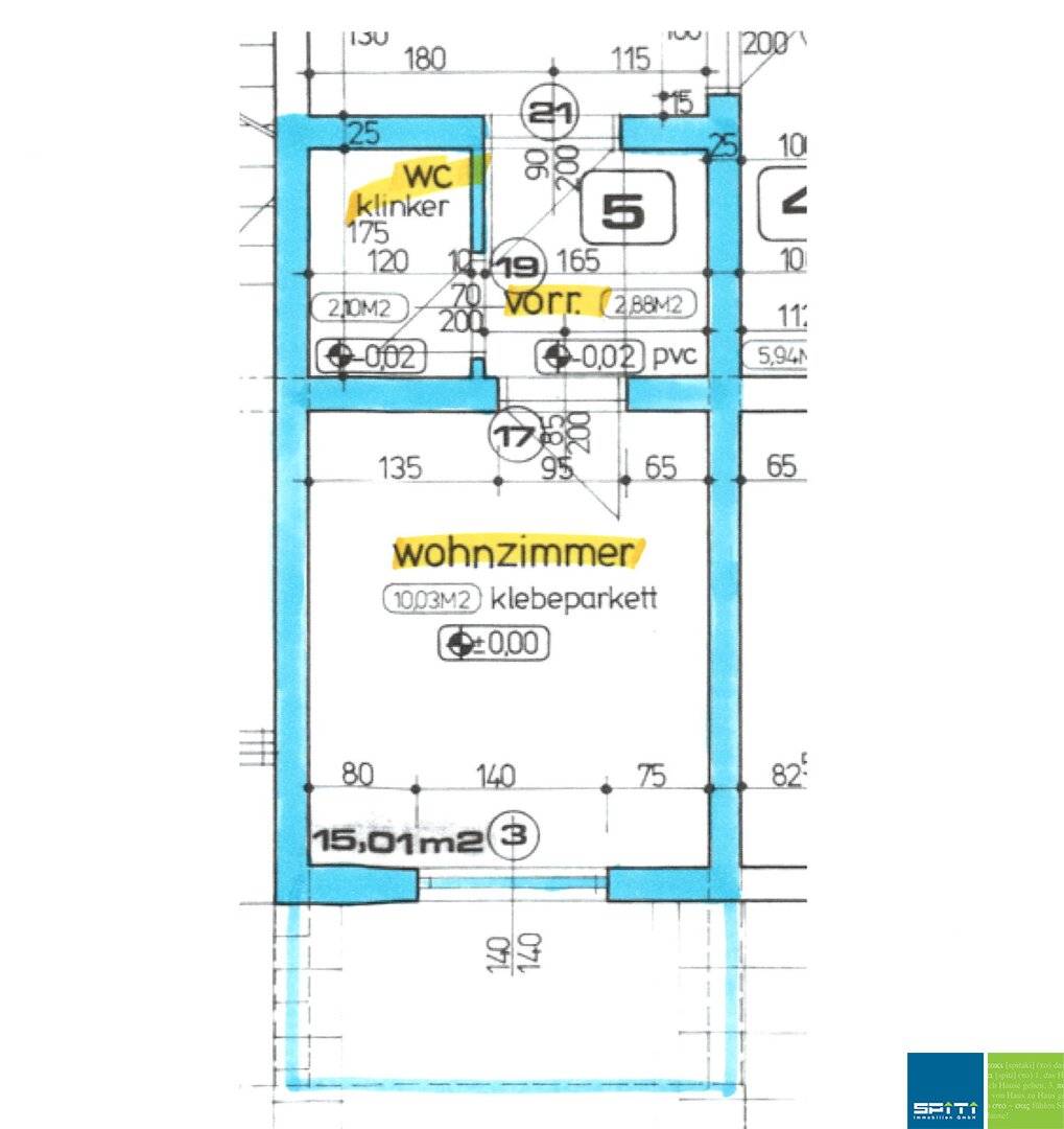Erdgeschosswohnung mit Terrasse und Parkplatz
