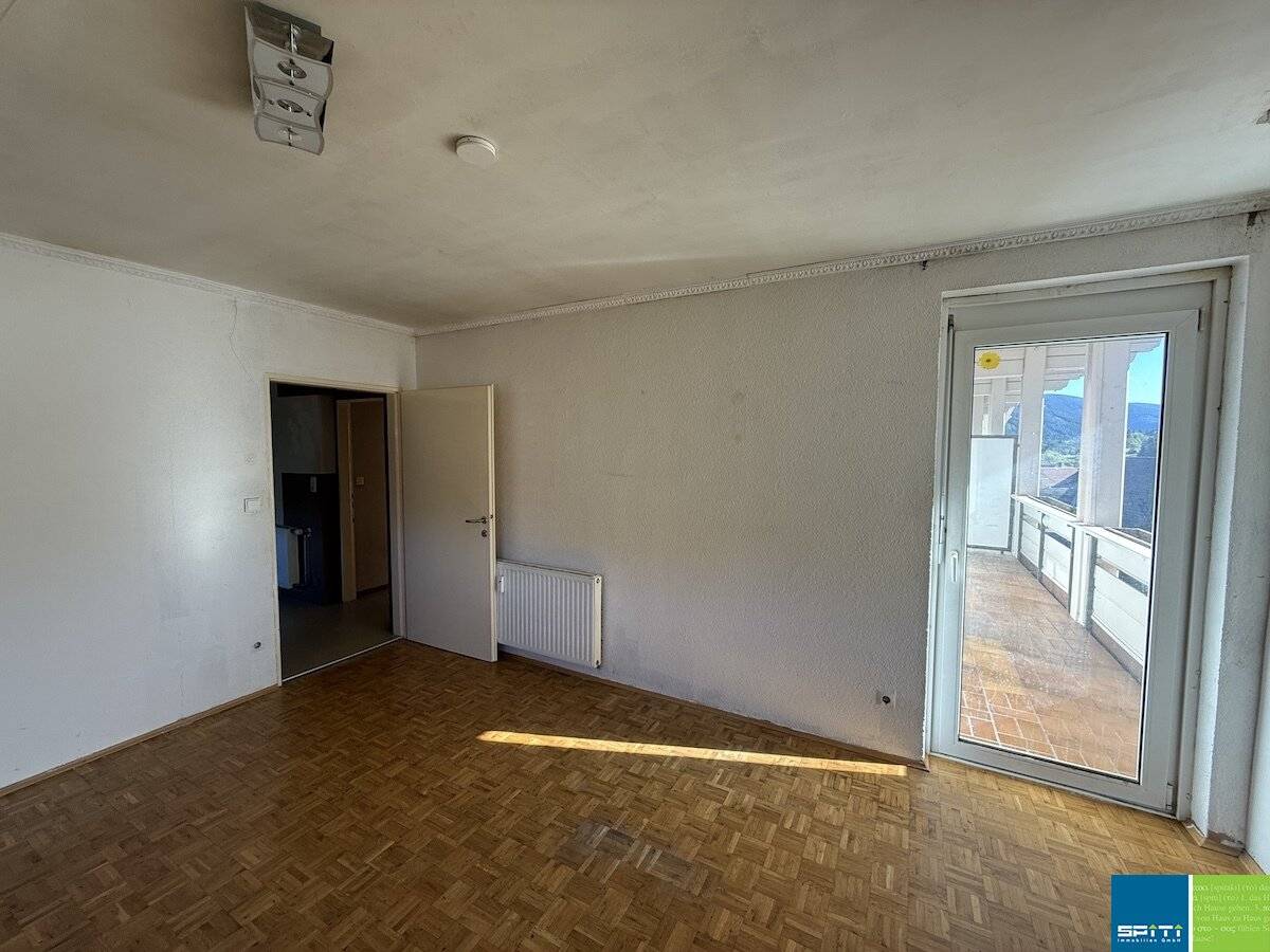 Top floor apartment with loggia and parking space