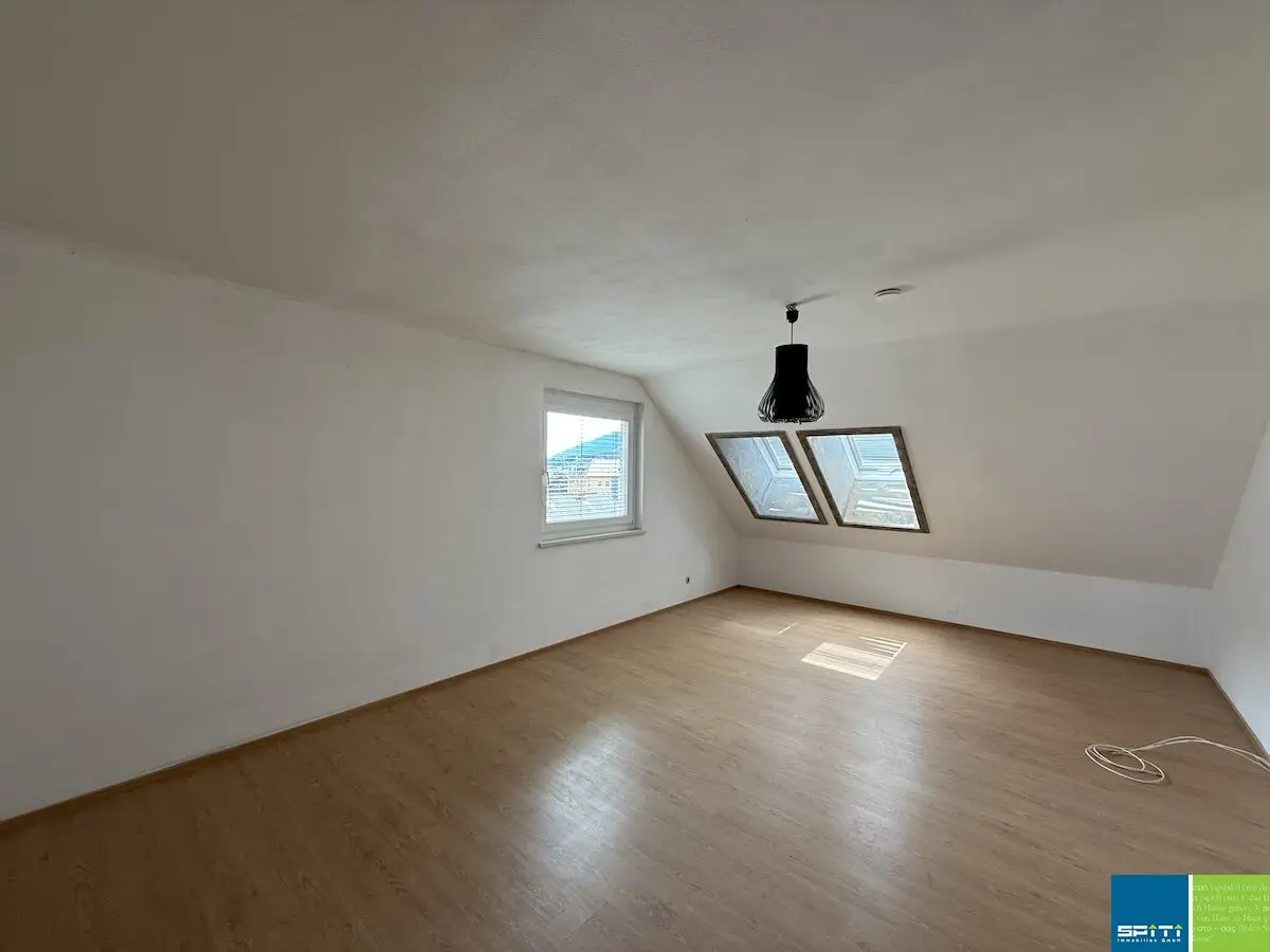 Familienwohnung mit Kaminanschluss und Kellerabteil