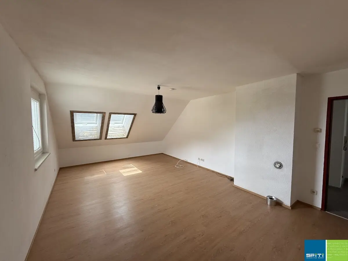 Familienwohnung mit Kaminanschluss und Kellerabteil