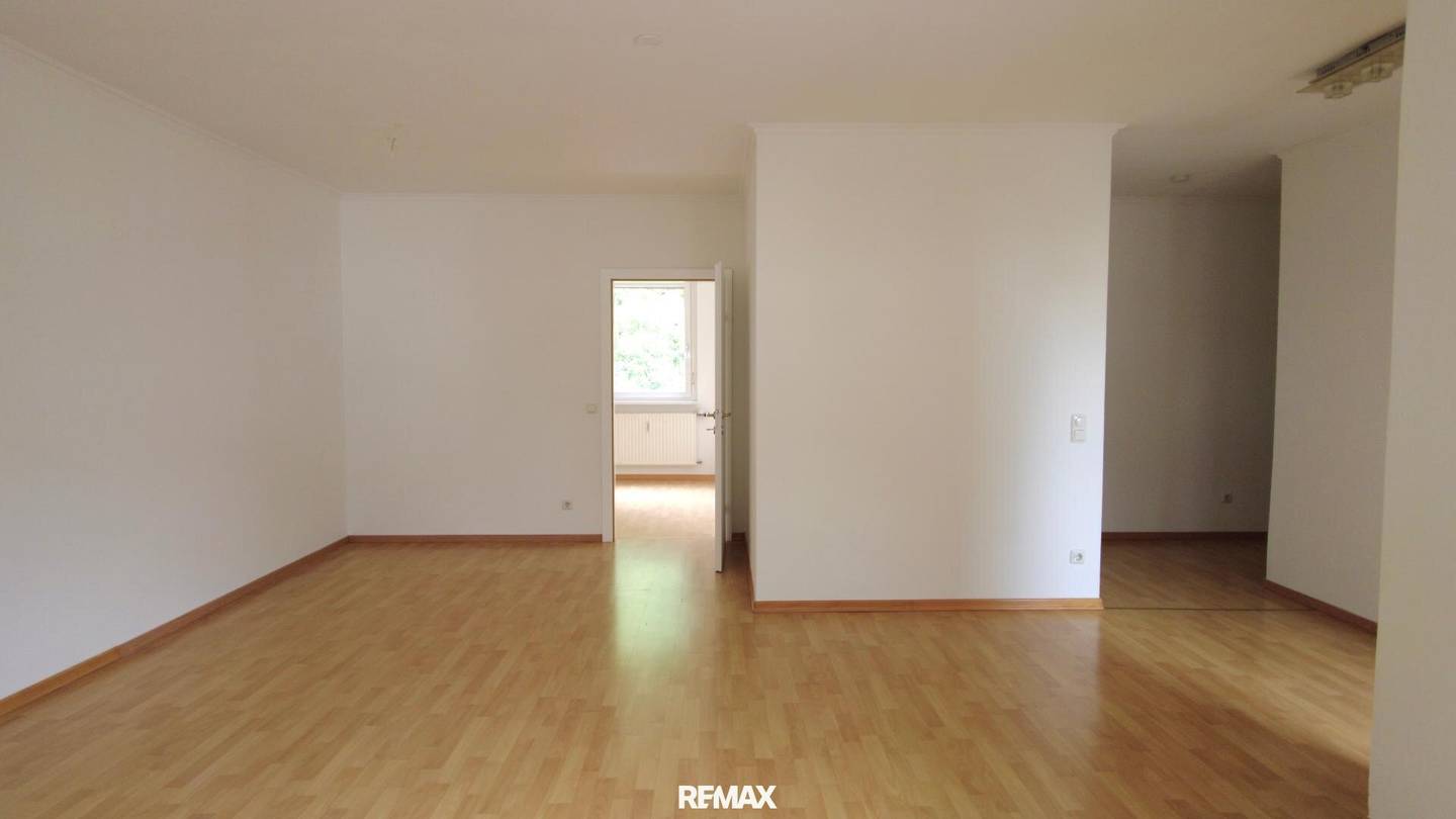 Anlegerwohnung mit Loggia und Tiefgaragenstellplatz