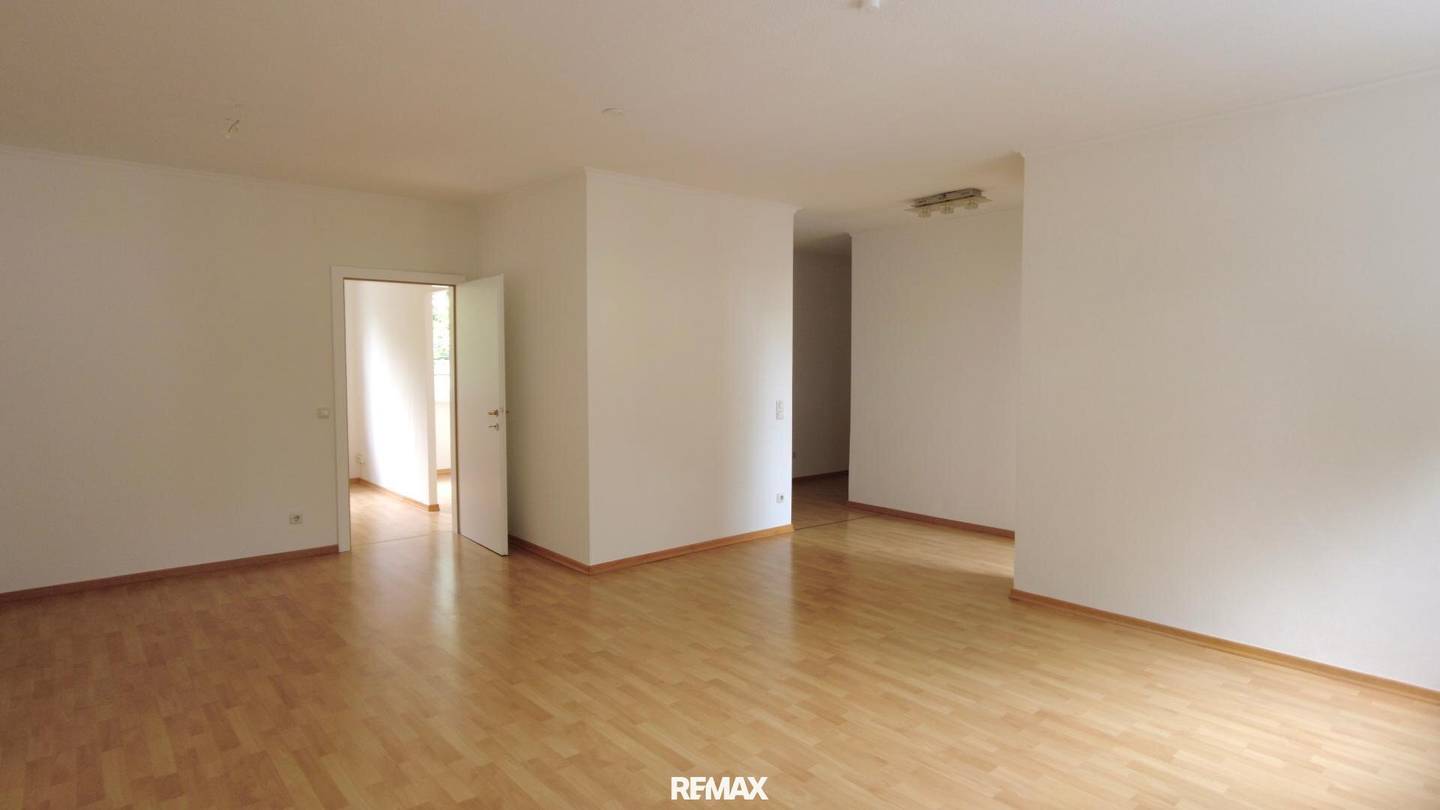 Anlegerwohnung mit Loggia und Tiefgaragenstellplatz