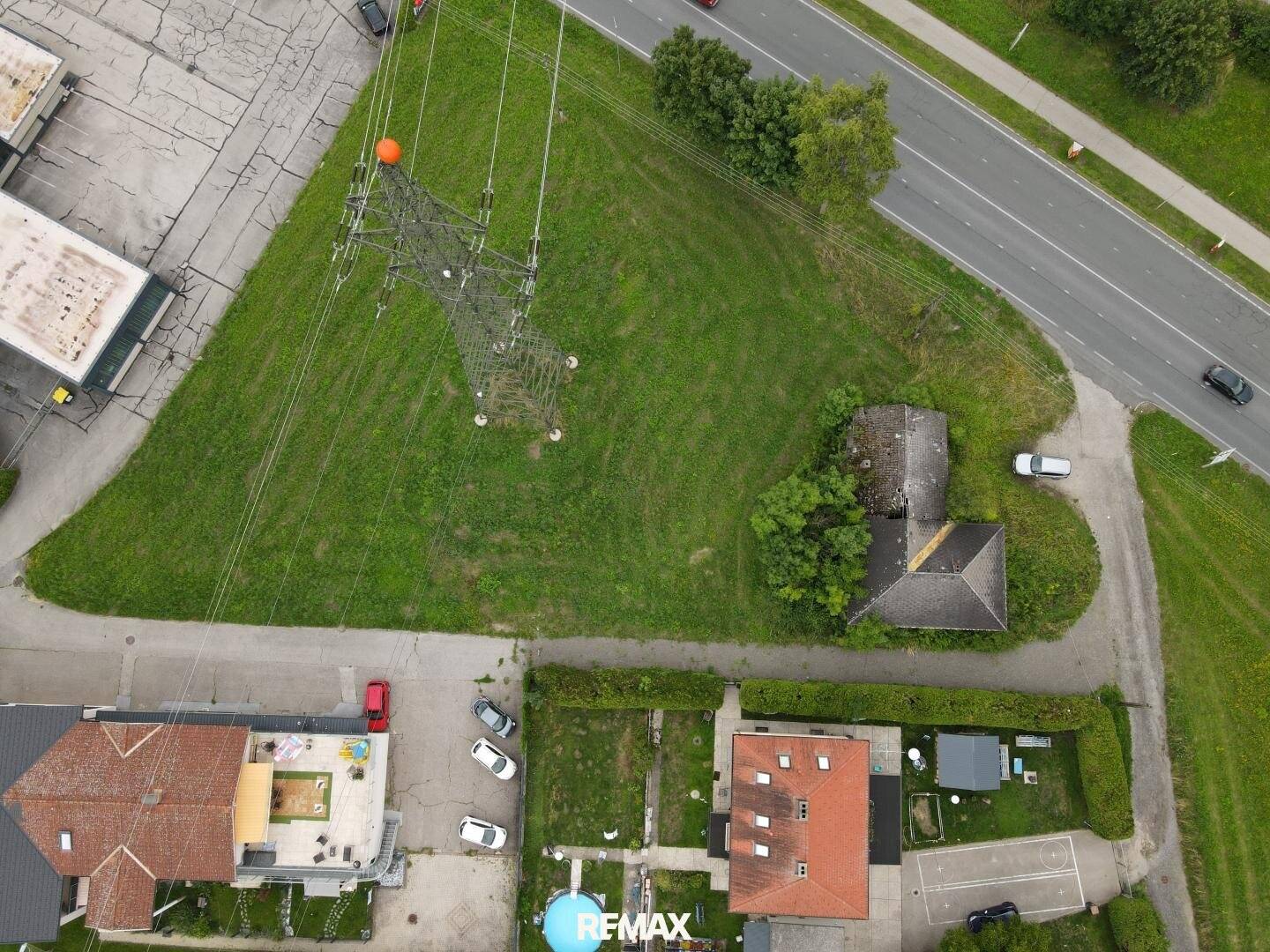 Großzügiges Gewerbegrundstück mit vielseitigen Nutzungsmöglichkeiten