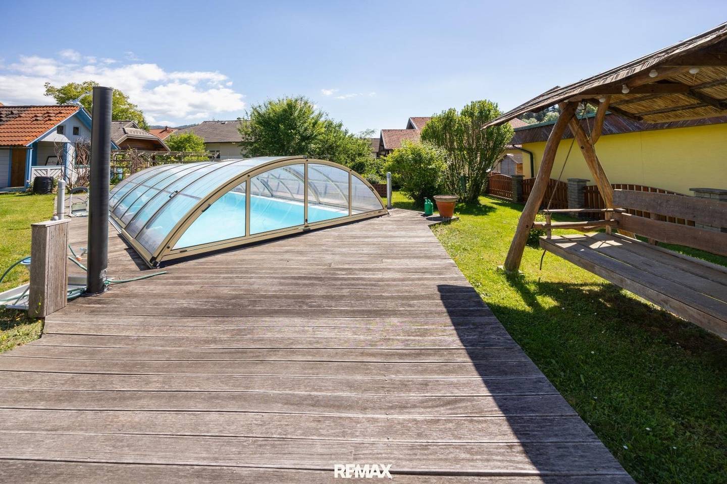 Großzügiges Anwesen mit Pool Wintergarten und Weitblick