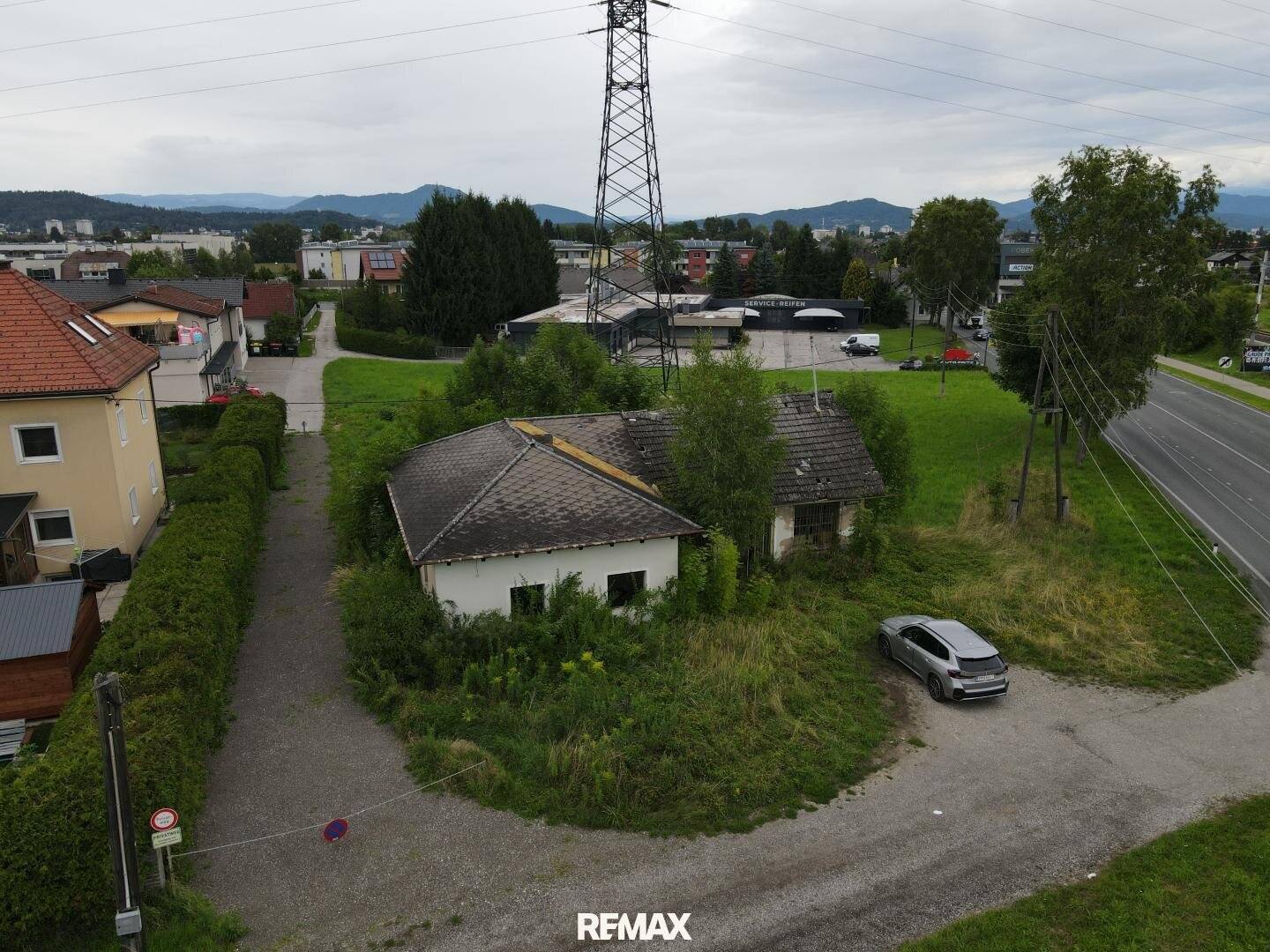 Versatile plot with commercial and residential potential