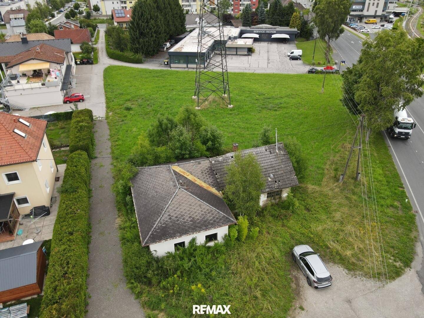 Versatile plot with commercial and residential potential