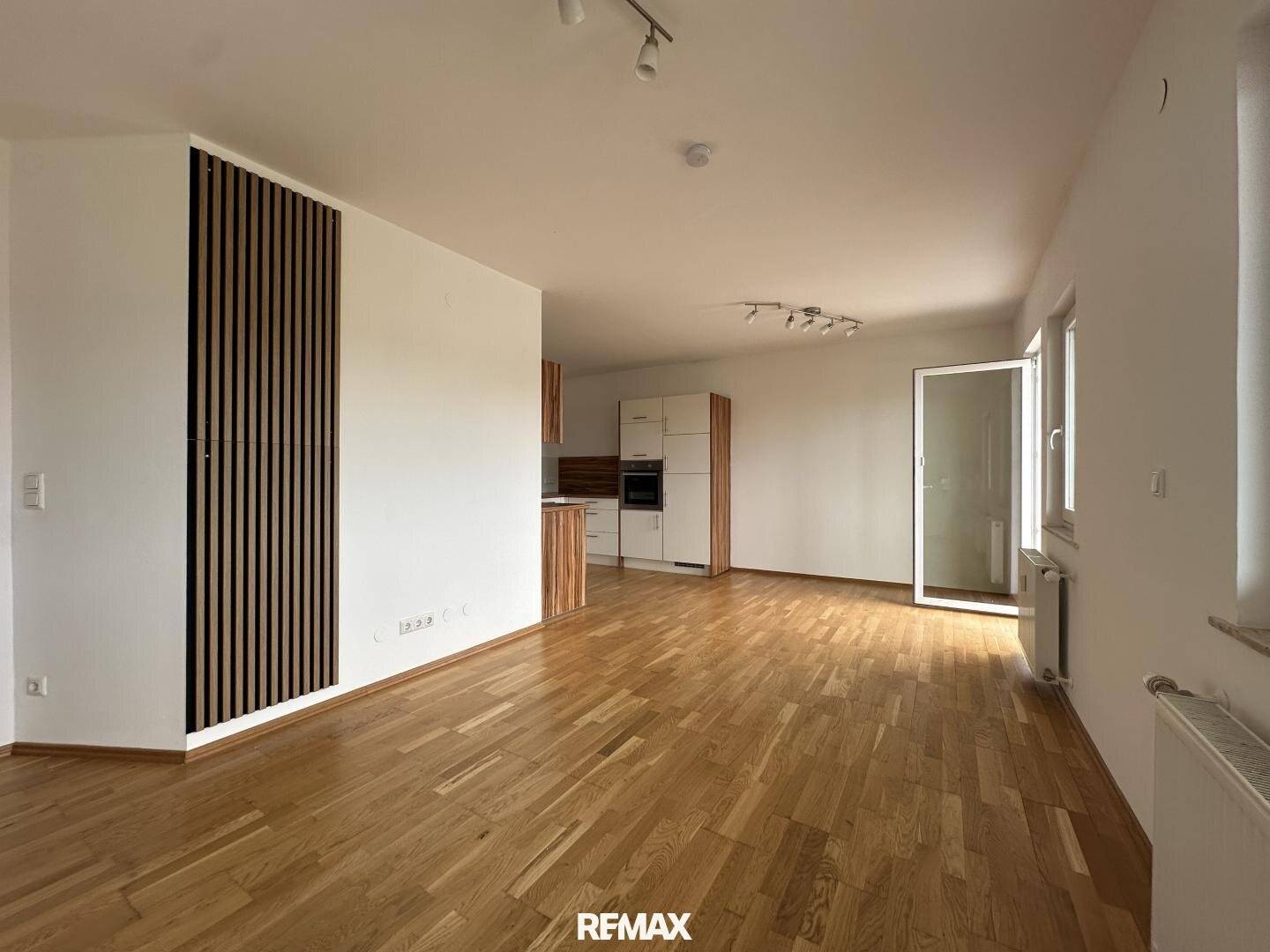 Bright 1.5 room apartment with large loggia in Viktring