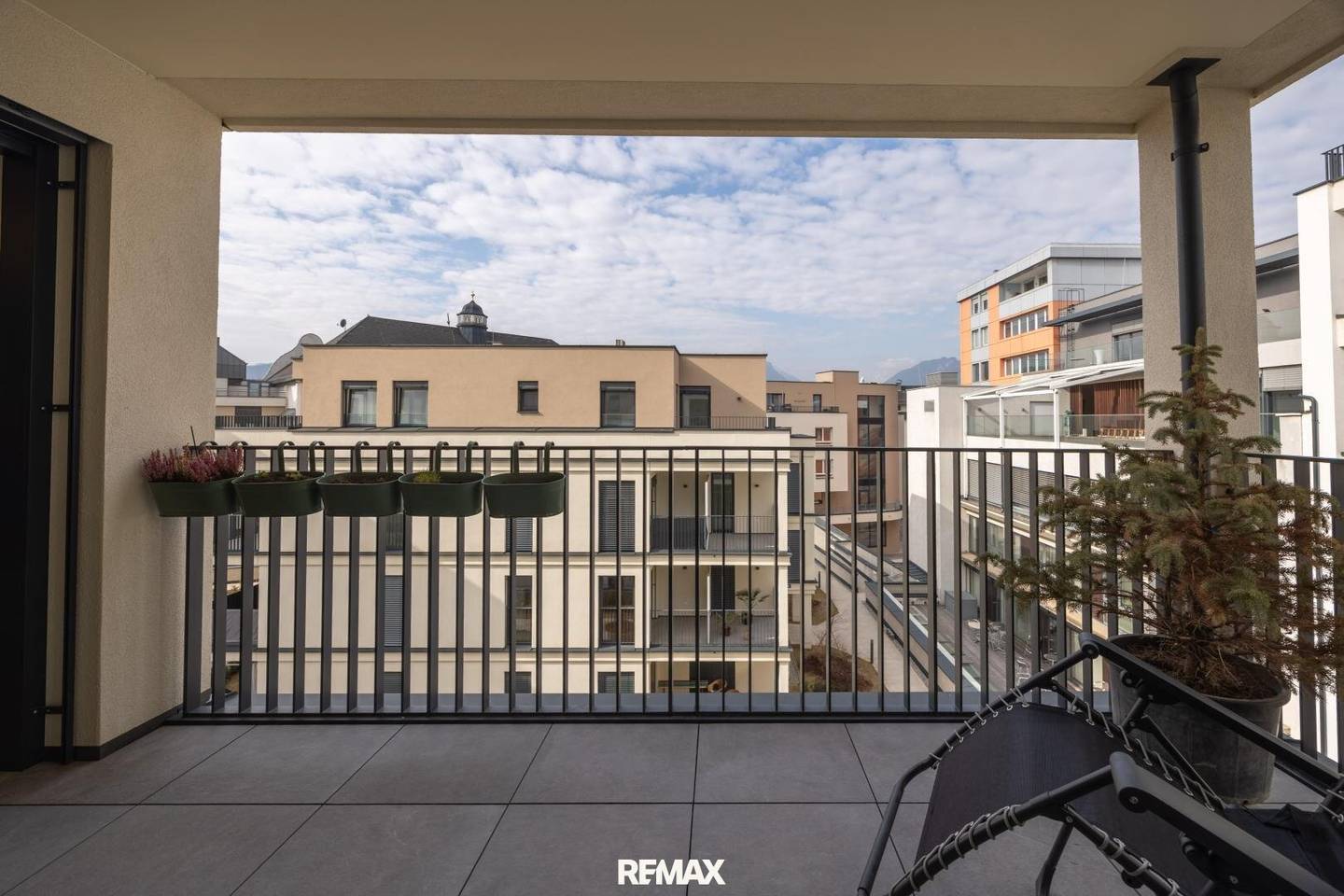 Neubauwohnung mit Terrasse und Tiefgarage im MaxPalais