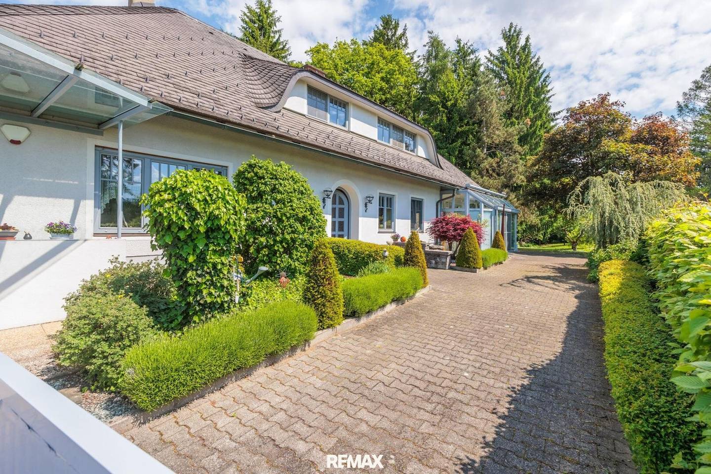 Einfamilienhaus mit Wintergarten Kachelofen und Sauna