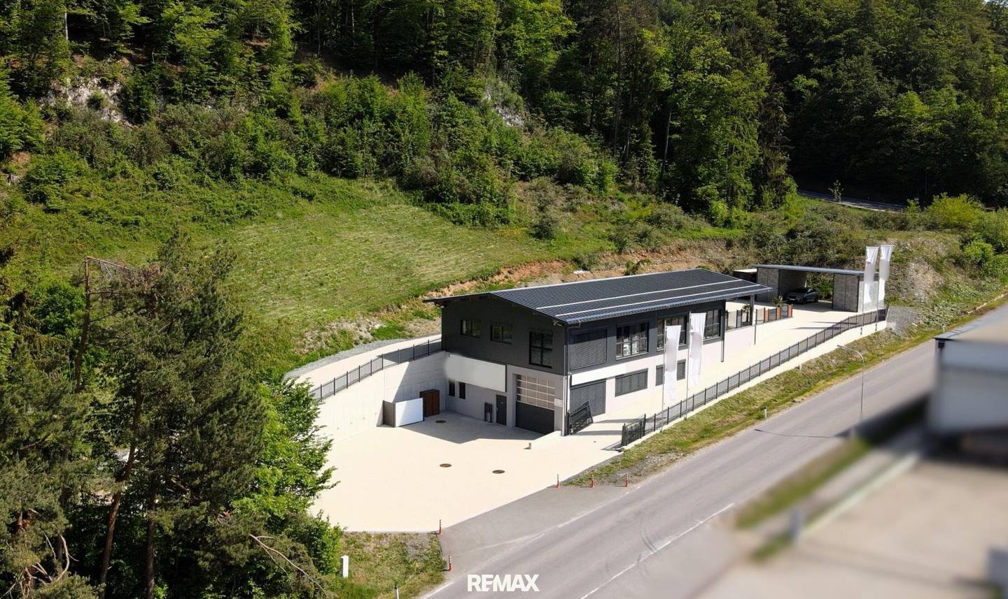 Gewerbestandort mit Büro und Produktionsflächen nahe Autobahn