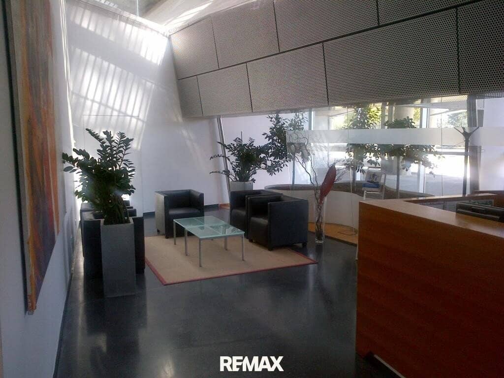 Office building with courtyard and elevator