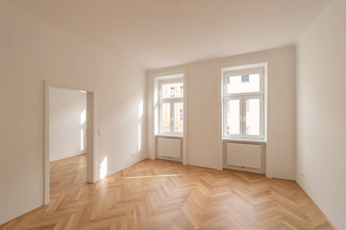 Generalsanierte Altbauwohnung mit Aufzug und ruhiger Hoflage
