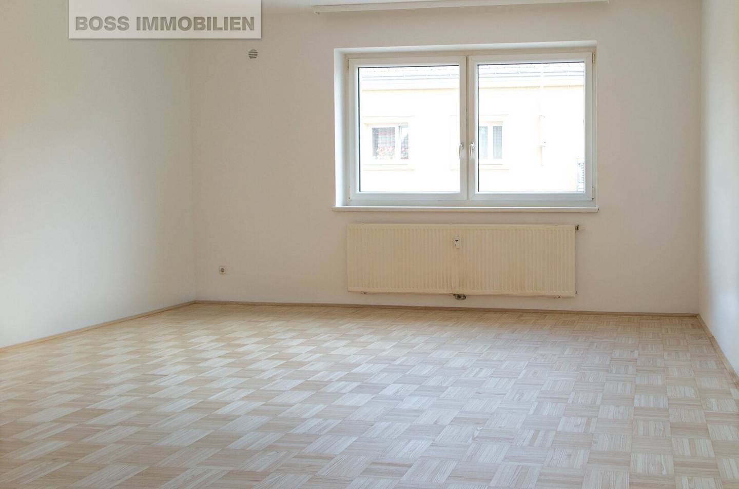 Bright apartment with elevator and cellar storage