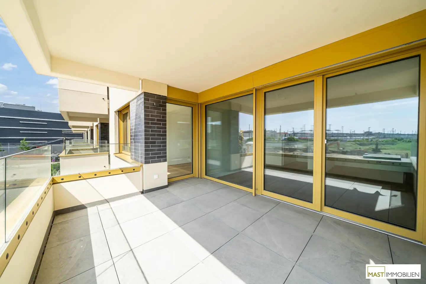 First occupancy Modern 2-room apartment with over 11 m² outdoor space!