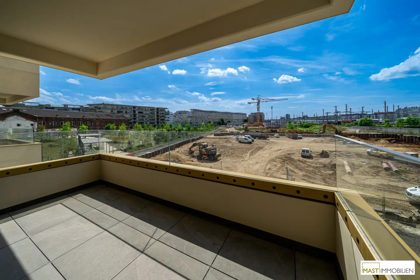 First occupancy Modern 2-room apartment with over 11 m² outdoor space!