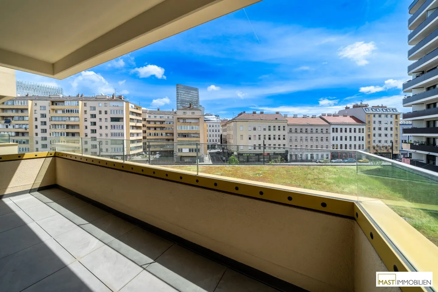MILiving Spacious 3-room with 12 m² outdoor area