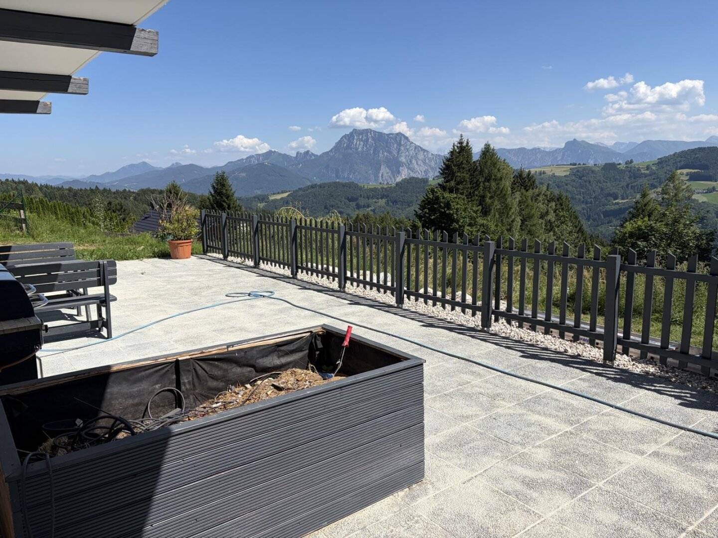 Erdgeschosswohnung mit Terrasse und Gartenanteil am Kronberg