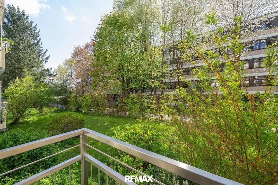 Balkon mit Blick ins Grüne