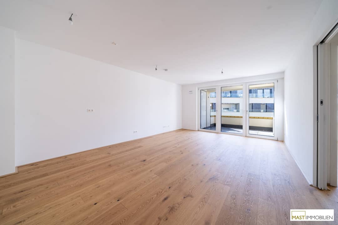 Bright new build apartment with balcony and open kitchen