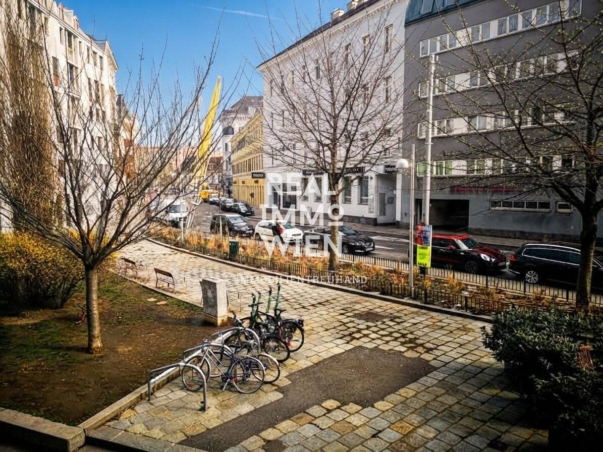Office space with parking in 5th district