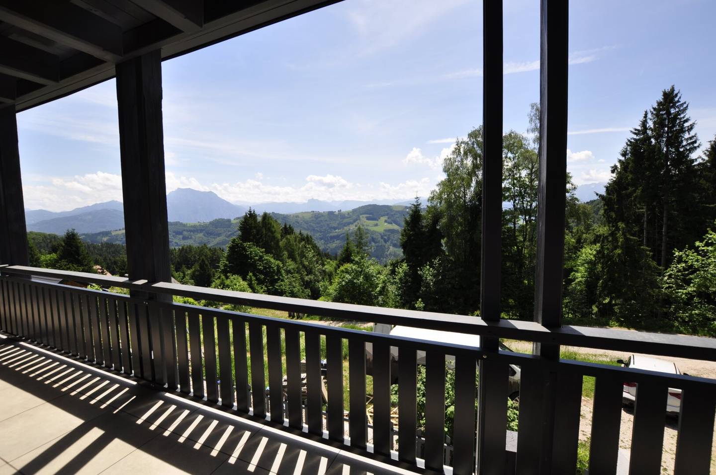 Renovierte Wohnung mit Einbauküche und Carport in sonniger Aussichtslage