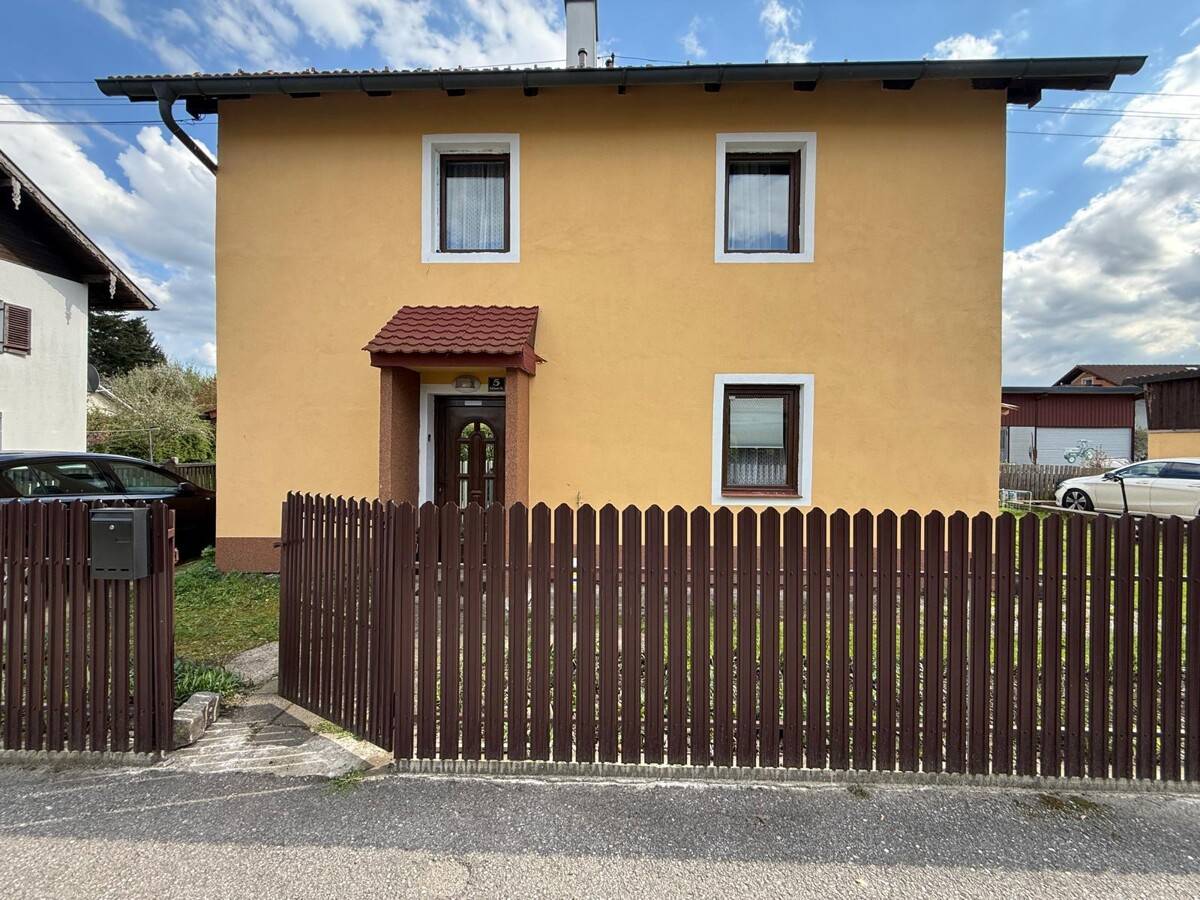 Single family home with sunny terrace and garden