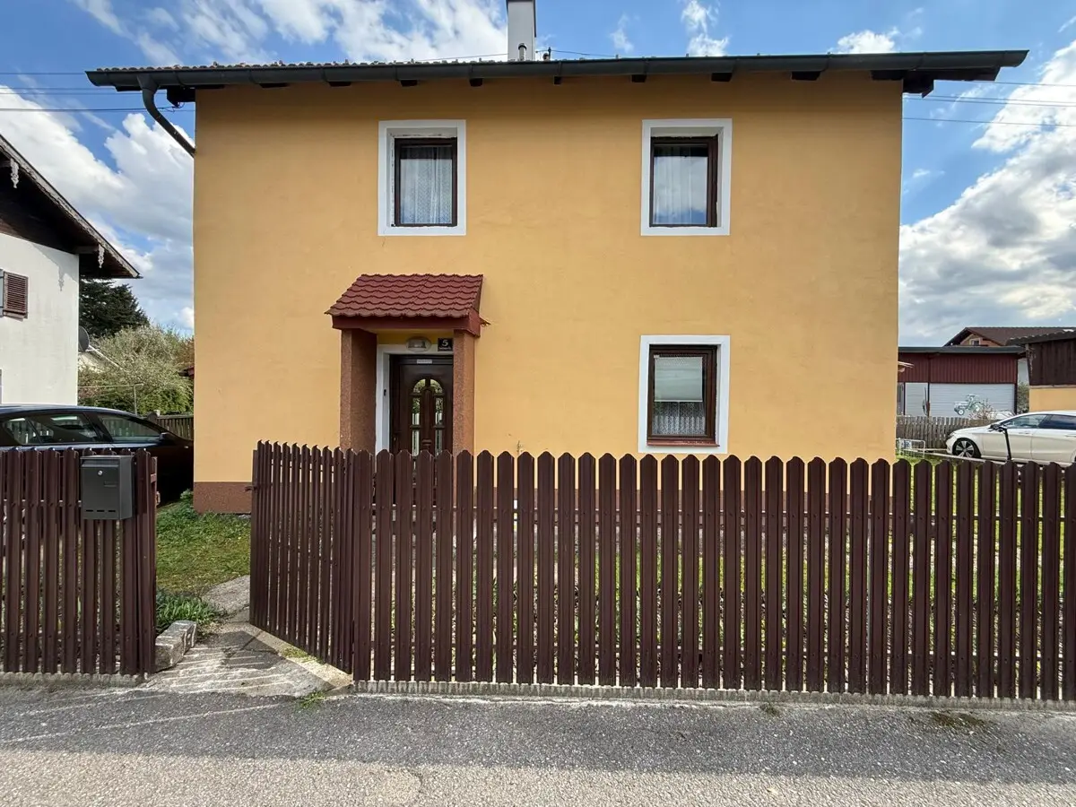 Einfamilienhaus mit sonniger Terrasse und Garten