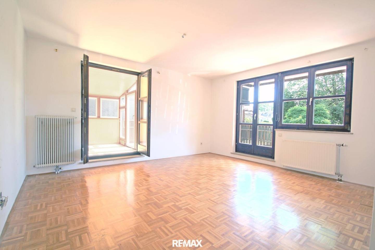 Spacious Apartment with Balcony Terrace and Winter Garden in Salzburg