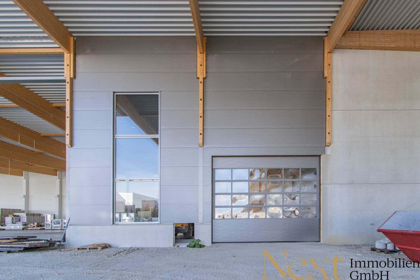 Flexible storage and production space with top transport connections in Eberstalzell for rent