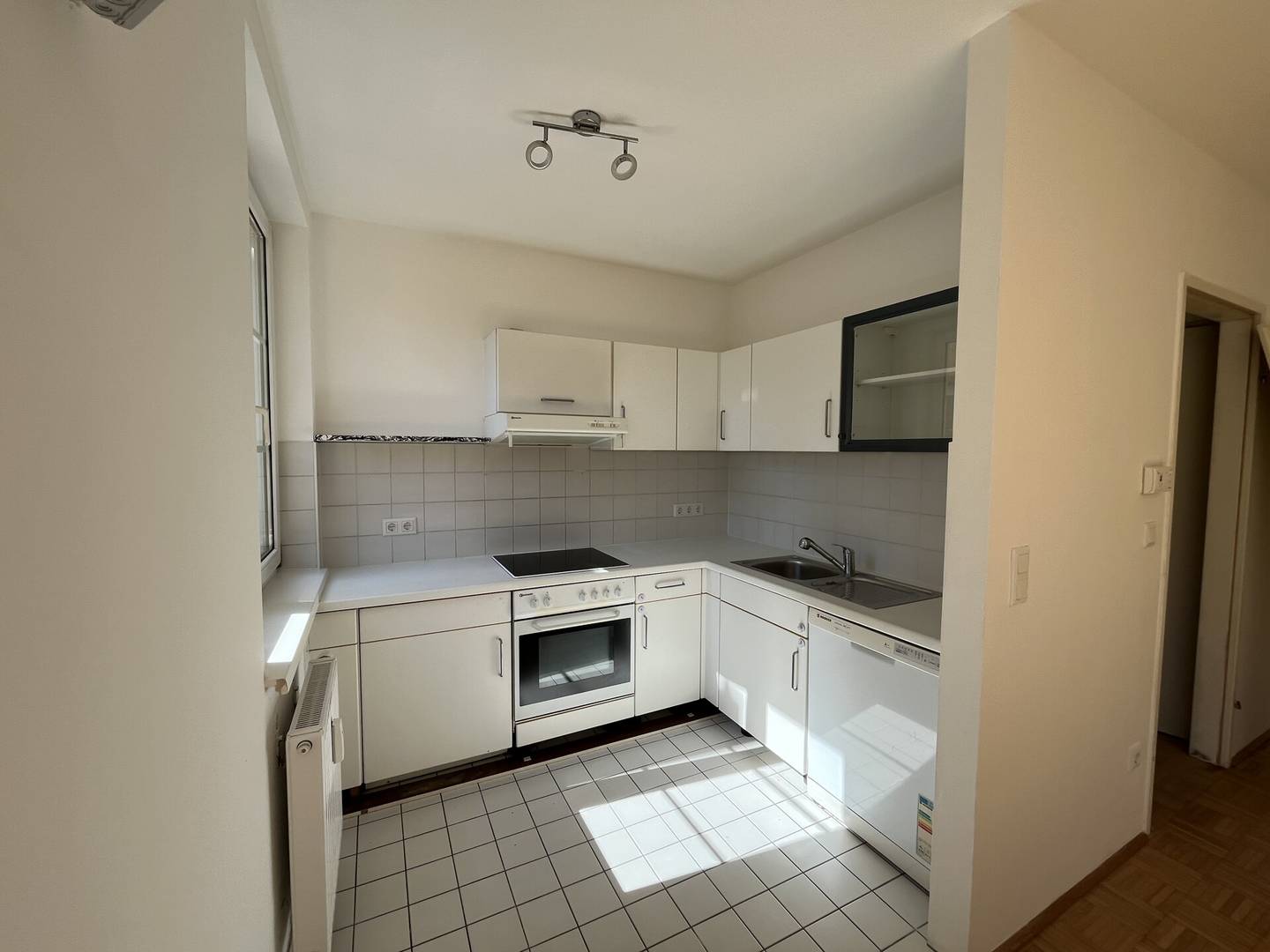 Courtyard Apartment with Terrace in Well-Maintained New Build