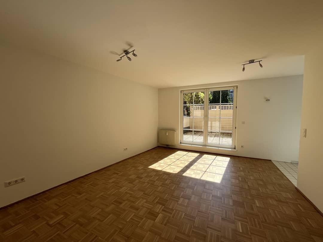 Hofseitige Wohnung mit Terrasse in gepflegtem Neubau