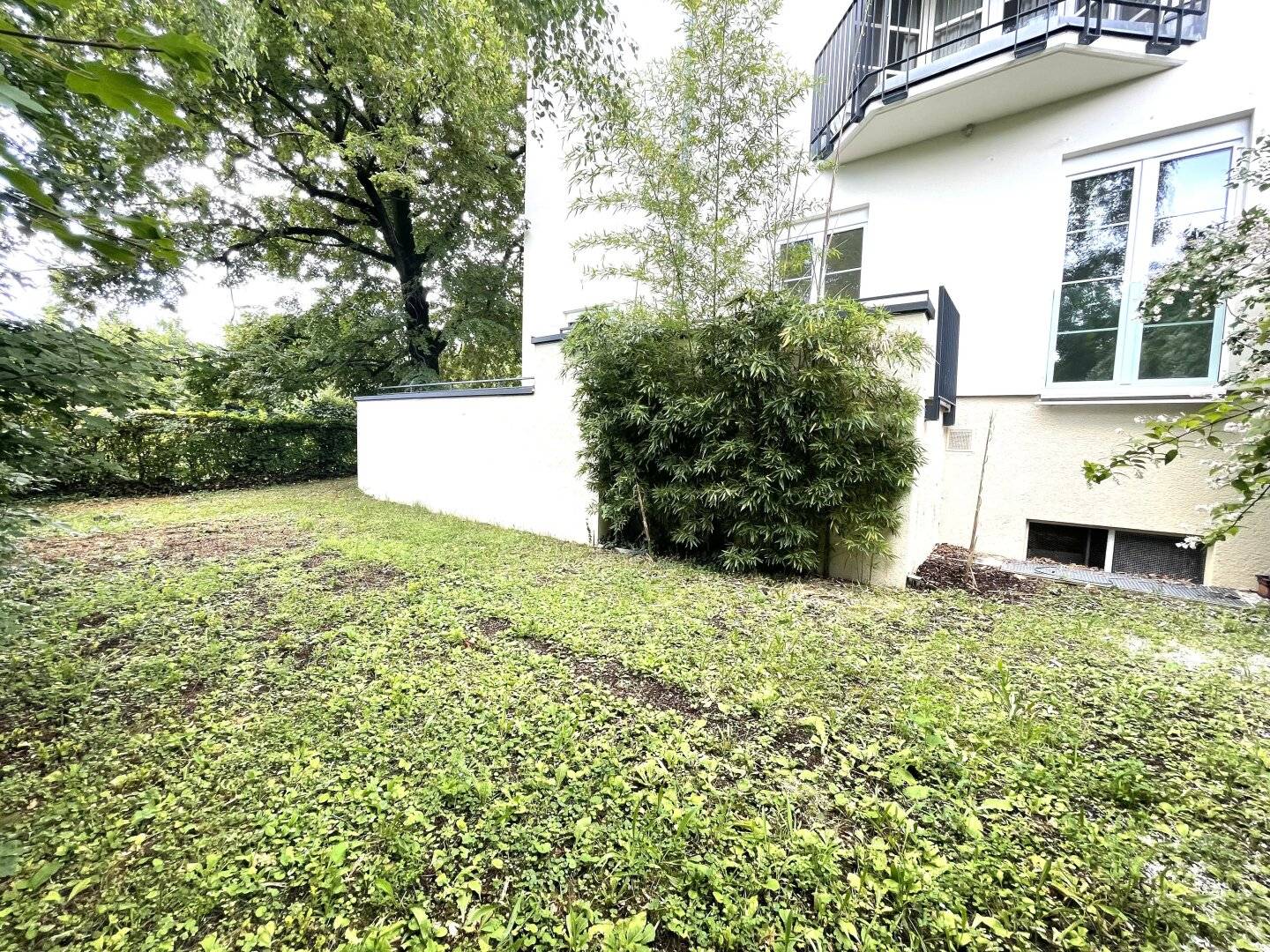 Gartenwohnung mit Terrassen in Sievering