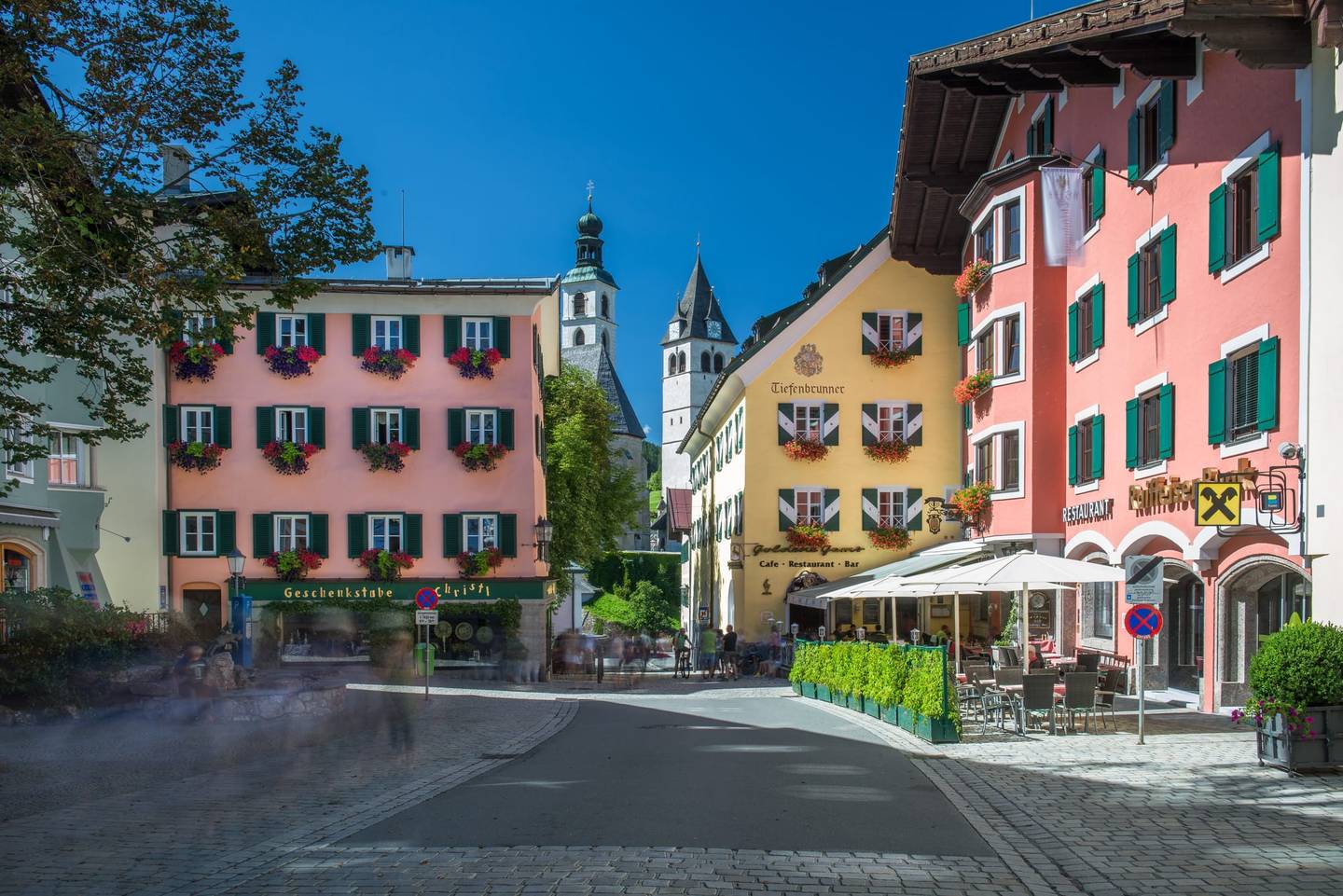 Stadthaus mit Dachterrasse und Balkonen in zentraler Altstadtlage