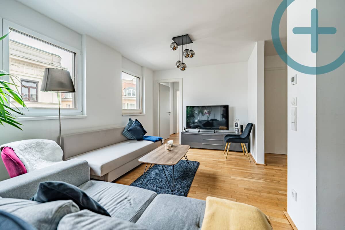 Helle 2 Zimmer Neubauwohnung mit Parkettboden und Balkon