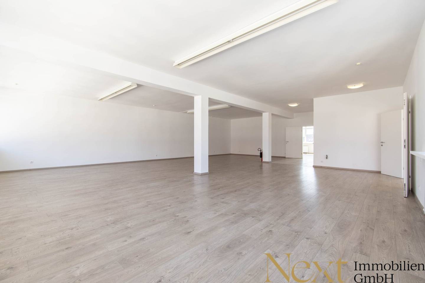Bright office space with training room in Linz city center for rent