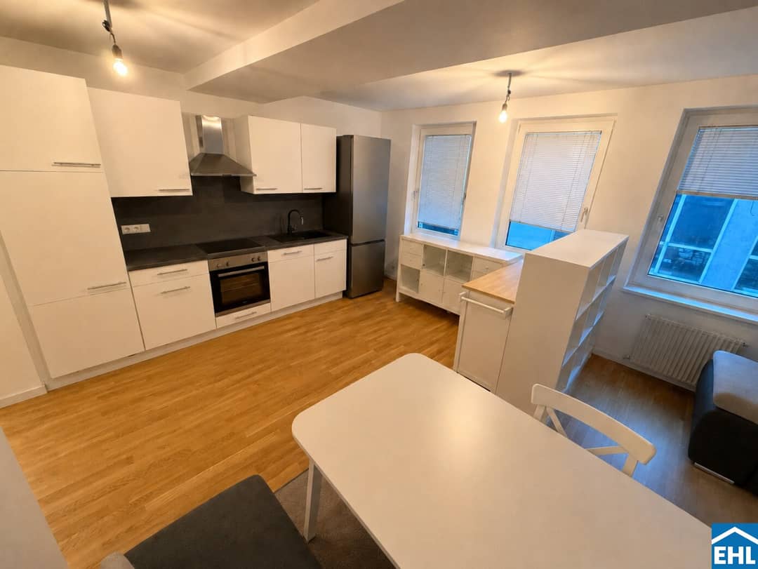 Apartment with fitted kitchen and parquet in a central location