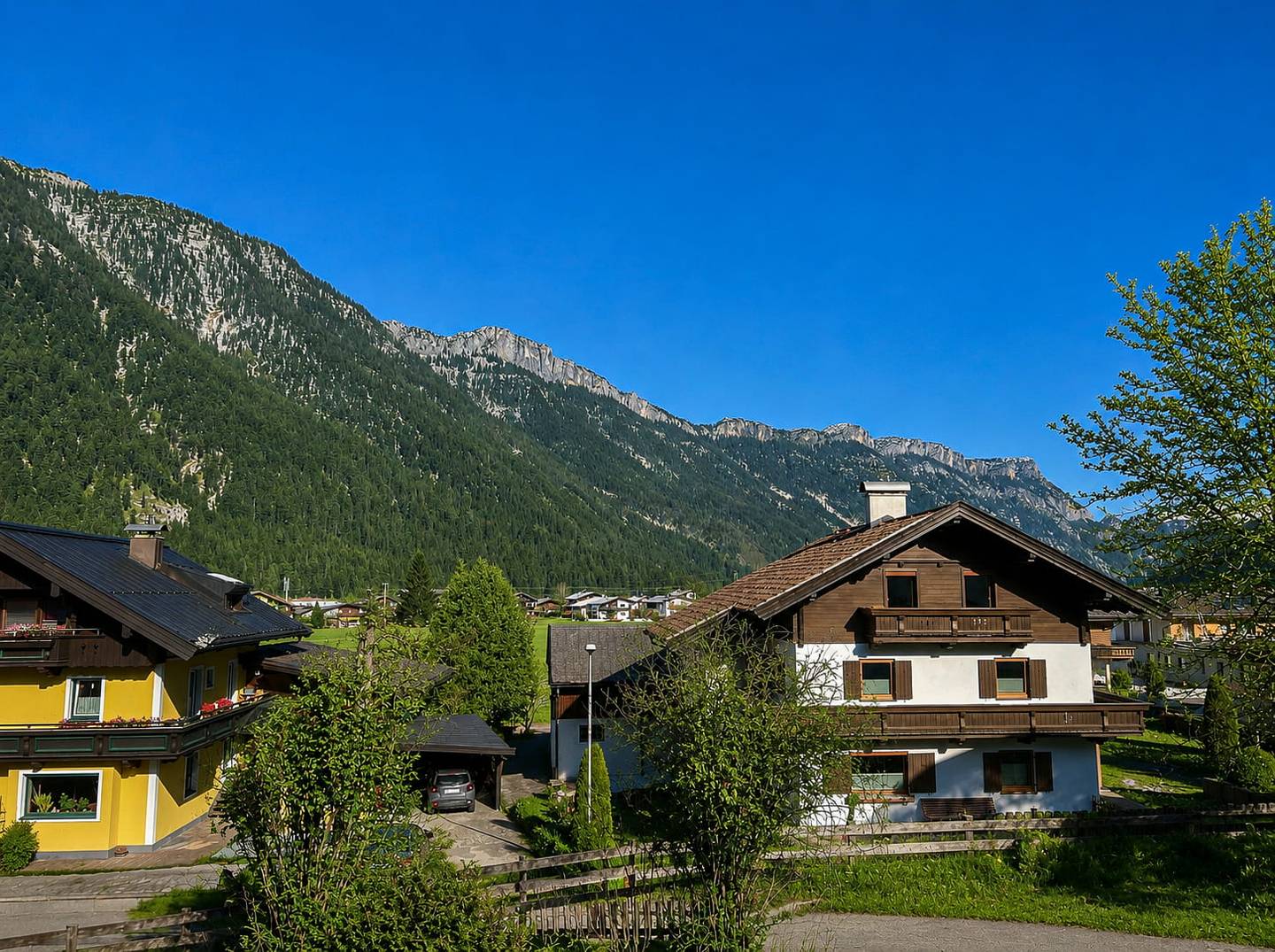 Wohnbaugrundstück mit Blick auf die Steinplatte